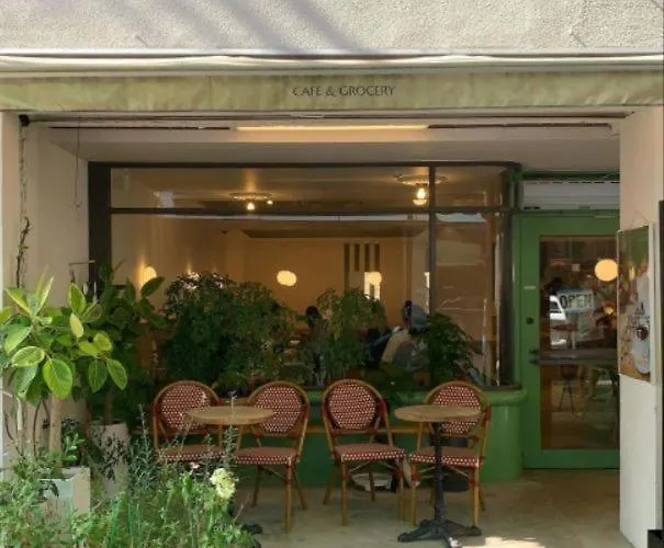 Roots House Apartment *