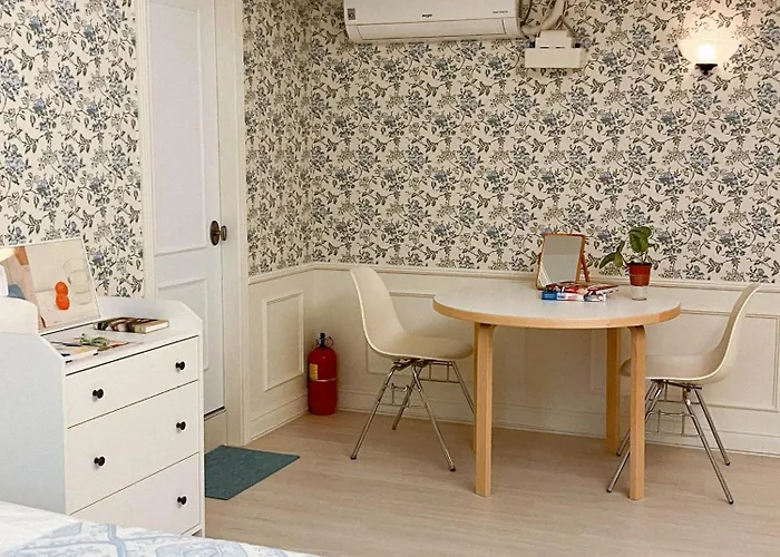 Apartment Roots House *